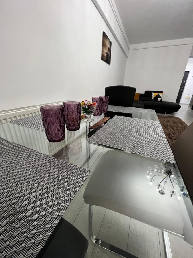 The Bliss Apartman Râmnicu Vâlcea Kültér fotó